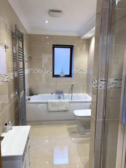 הרן ביי Stylish Contemporary Seaside Holiday Home With 5 Bedrooms, Sea View, Parking And Ev Point מראה חיצוני תמונה